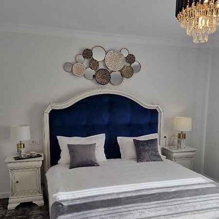 Tesa Boutique Hotel Târgu Neamț Buitenkant foto