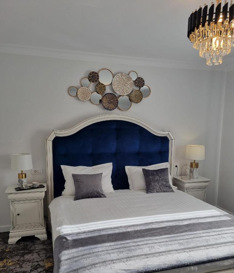 Tesa Boutique Hotel Târgu Neamț Buitenkant foto