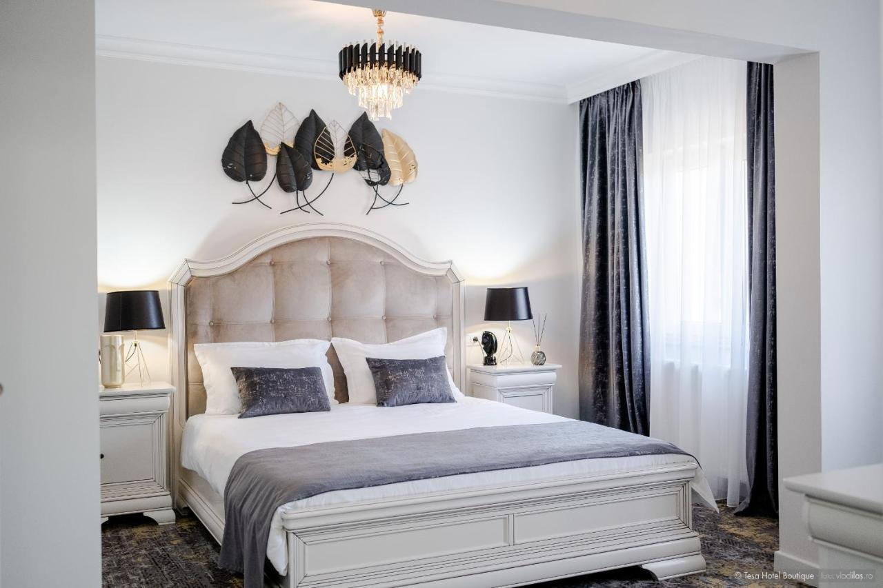 Tesa Boutique Hotel Târgu Neamț Buitenkant foto