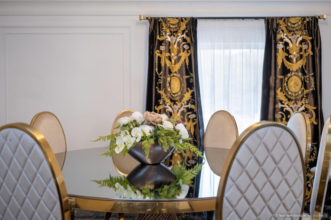 Tesa Boutique Hotel Târgu Neamț Buitenkant foto