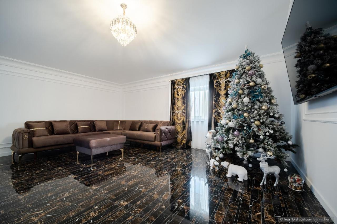 Tesa Boutique Hotel Târgu Neamț Buitenkant foto