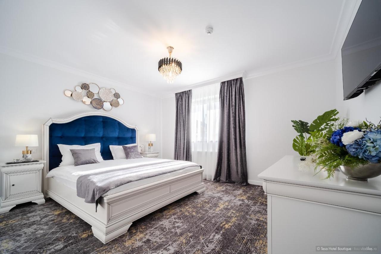 Tesa Boutique Hotel Târgu Neamț Buitenkant foto