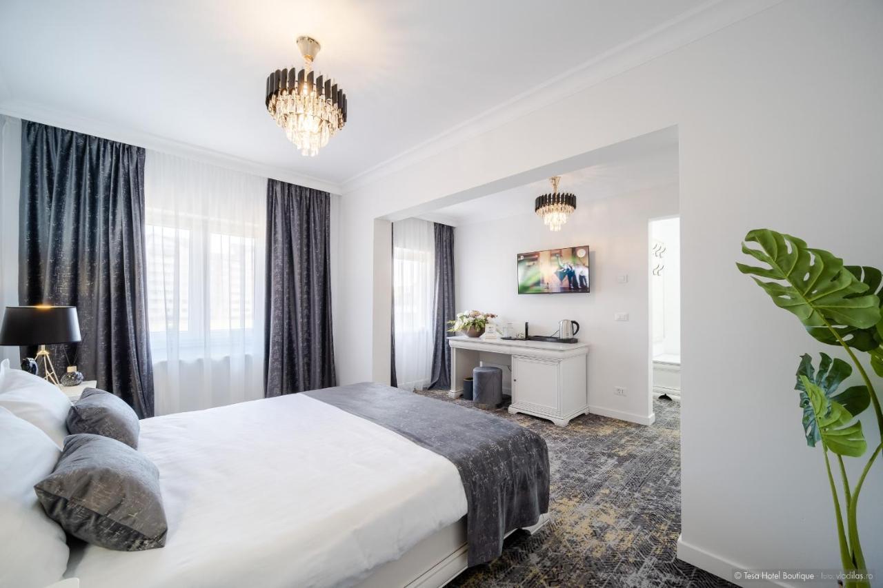 Tesa Boutique Hotel Târgu Neamț Buitenkant foto