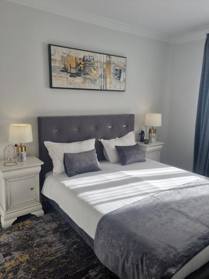 Tesa Boutique Hotel Târgu Neamț Buitenkant foto